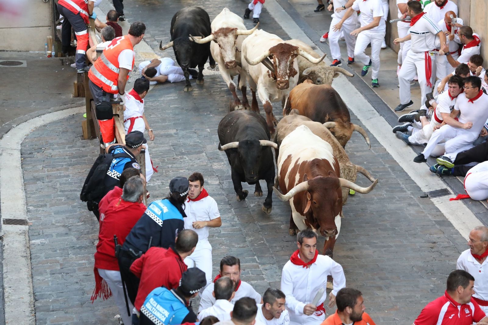 El quinto encierro de los Sanfermines, en imágenes