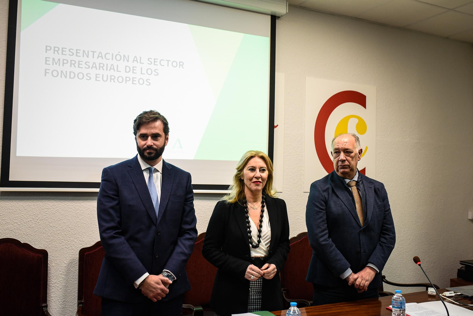 Imágenes de la presentación de la Consejera de Economía de los Fondos Europeos a los empresarios onubenses