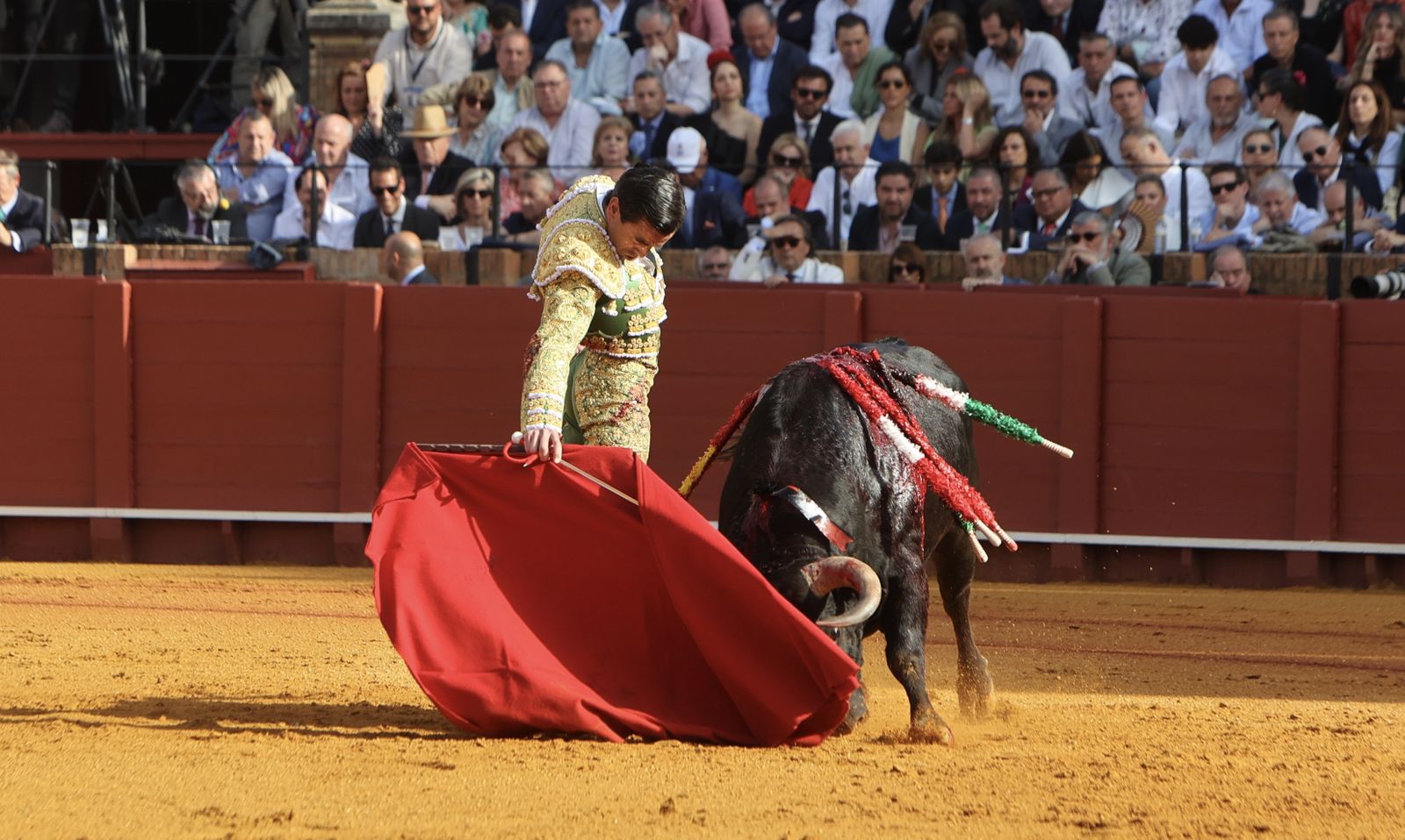 Las mejores imágenes de la corrida de toros de Juan Ortega, Roca Rey y Pablo Aguado