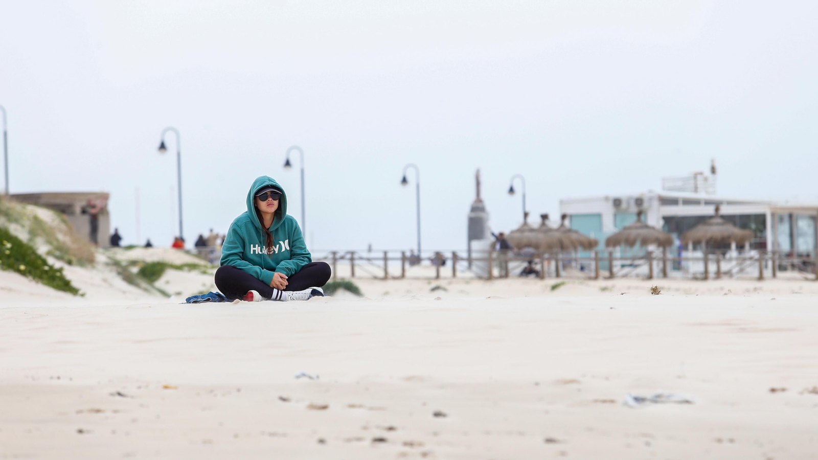 Un día de levante en Tarifa, en imágenes