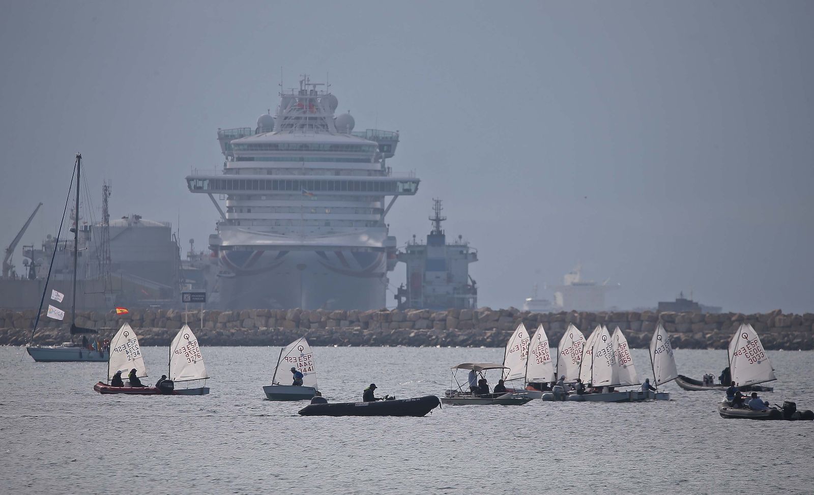 Fotos de la segunda jornada de la Copa de Andalucía de Óptimist en La Línea