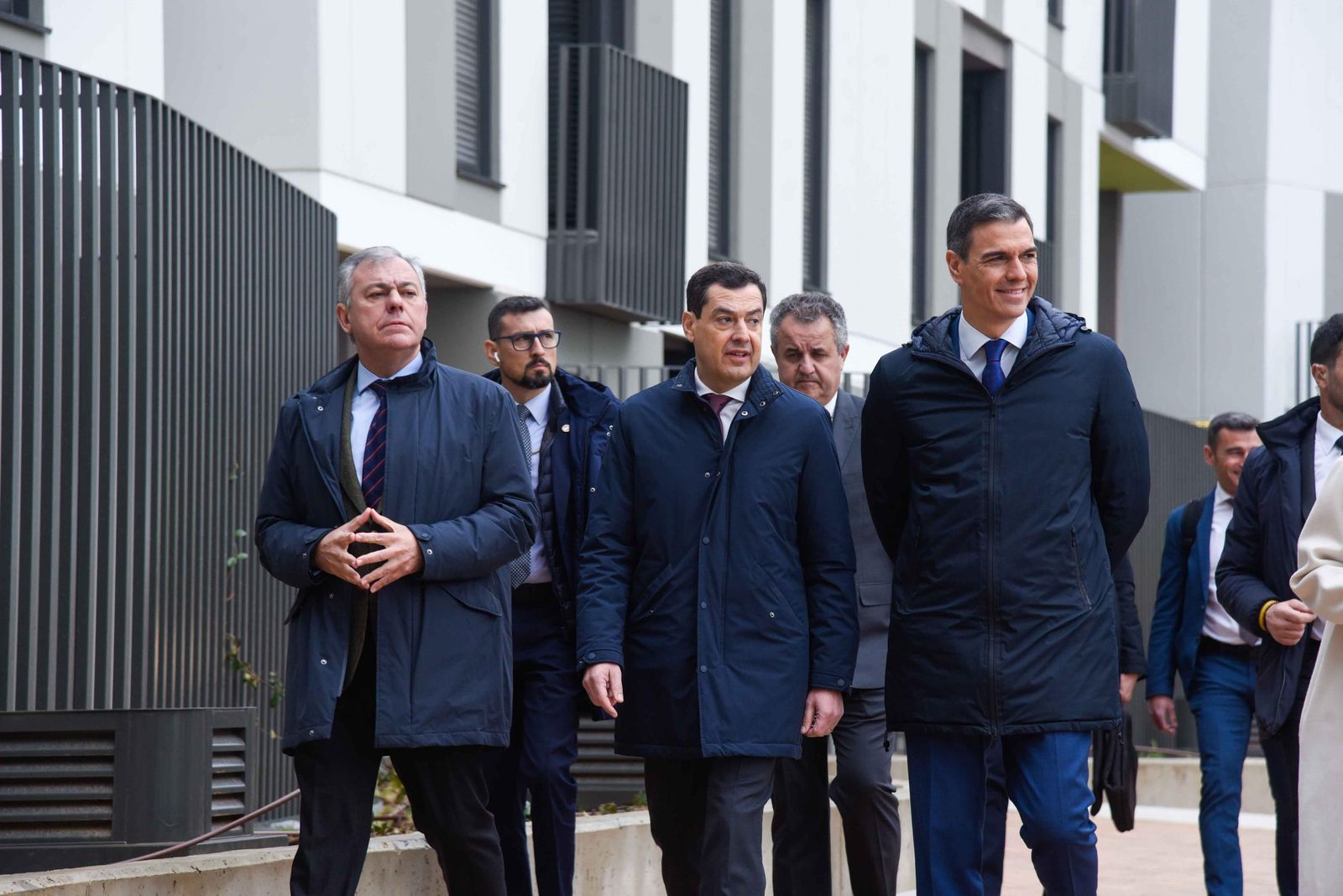 Pedro Sánchez y autoridades preside el acto de entrega de llaves promoción de vivienda pública de alquiler asequible en Sevilla