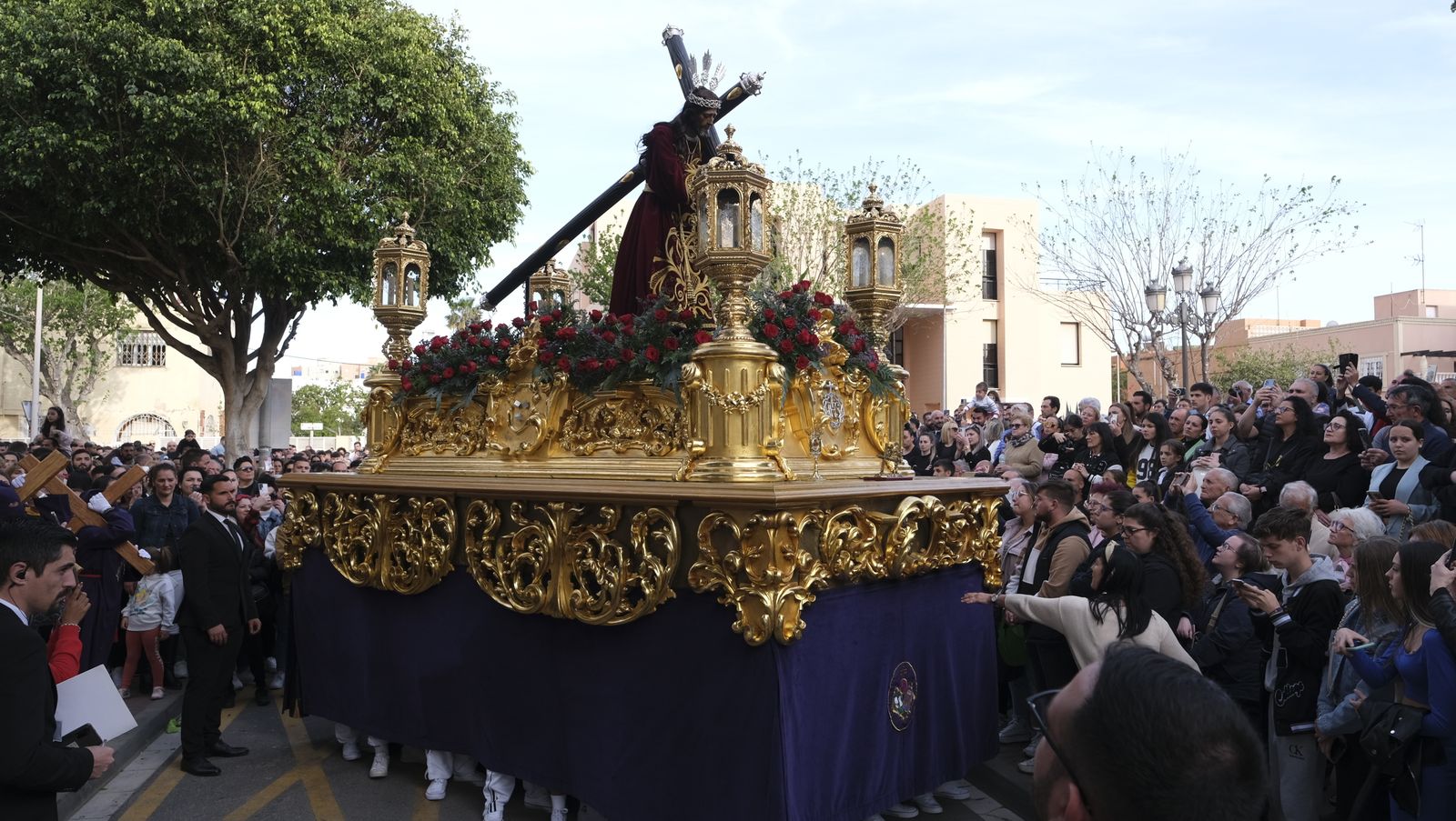 La procesión del Encuentro por las calles de Almería, en imágenes