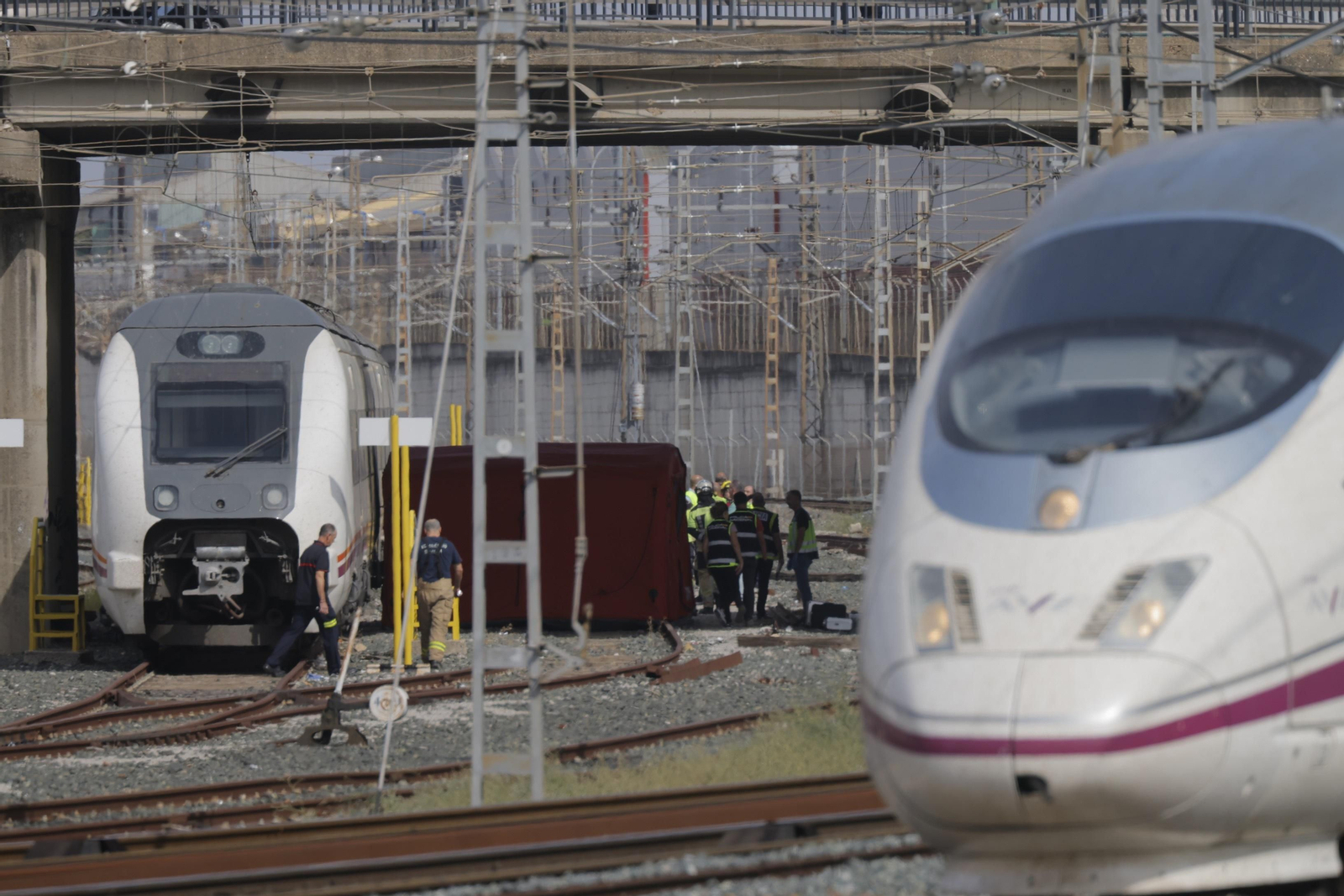 Fotos: Aparece el cadáver de Álvaro Prieto entre dos vagones de un tren  en la estación de Santa Justa en Sevilla