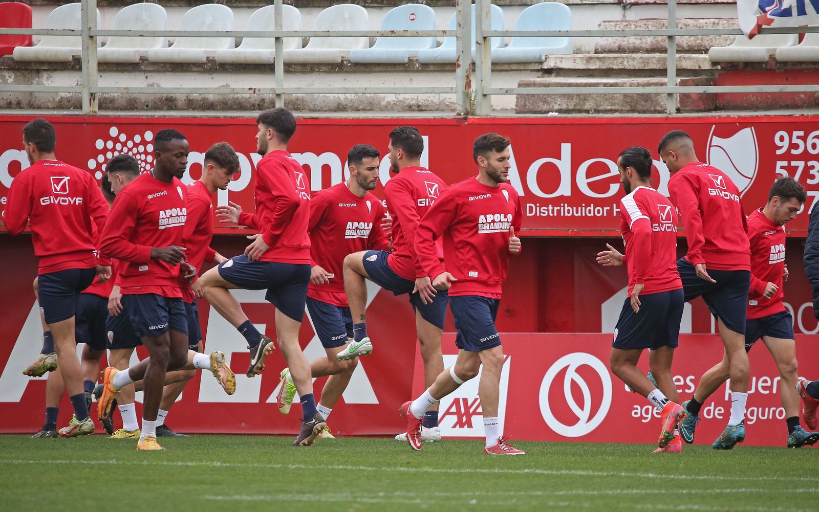 Fotos del entrenamiento del Algeciras CF con el portero Rubén Miño