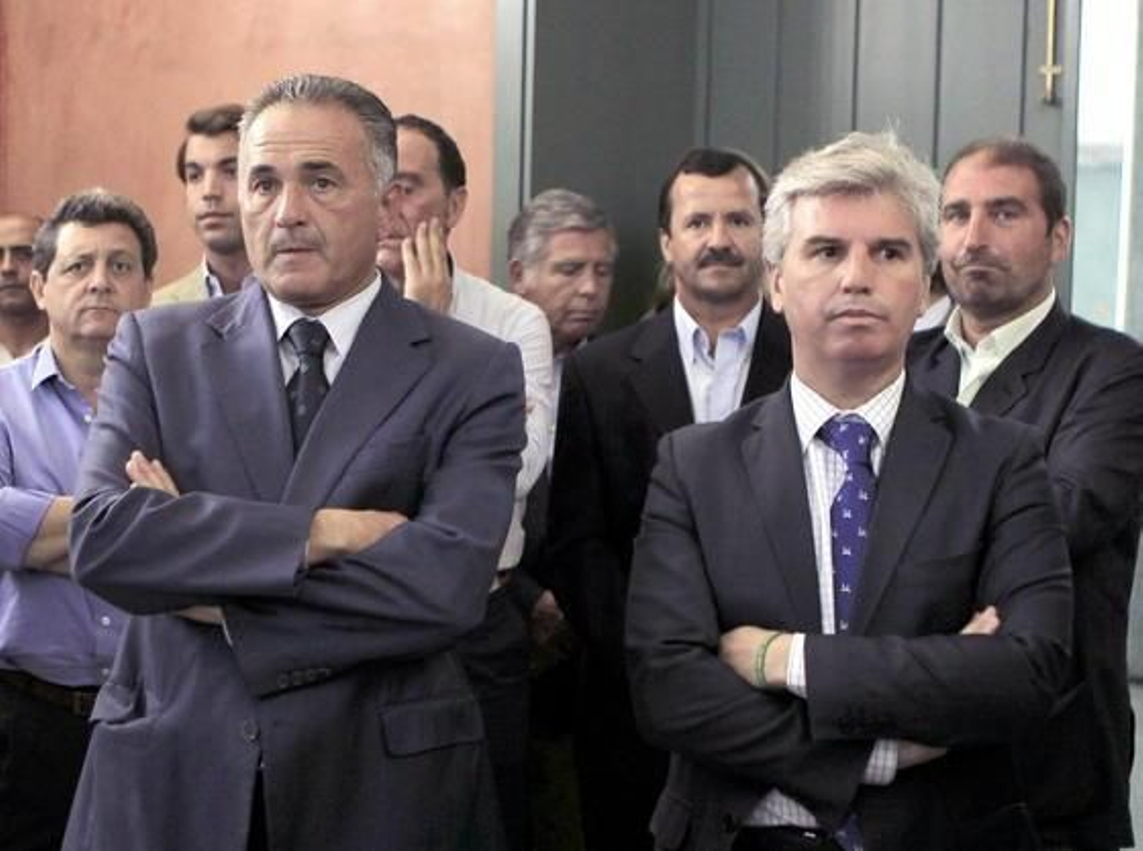 El futuro presidente de la Fundación del Betis, Rafael Gordillo, junto al presidente del club, Miguel Guillén.

Foto: Juan Ferreras