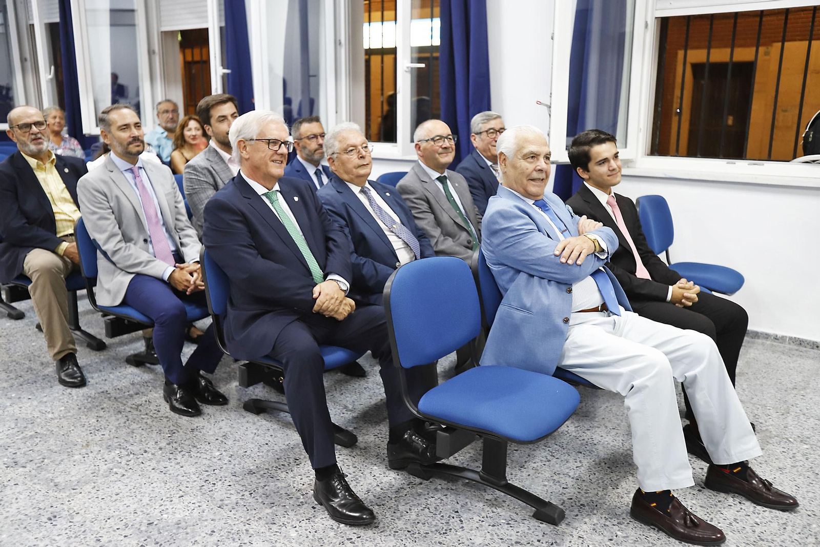Imágenes del acto de presentación del cartelista, el pregonero y el titular del Vía Crucis de la Semana de Huelva 2024.