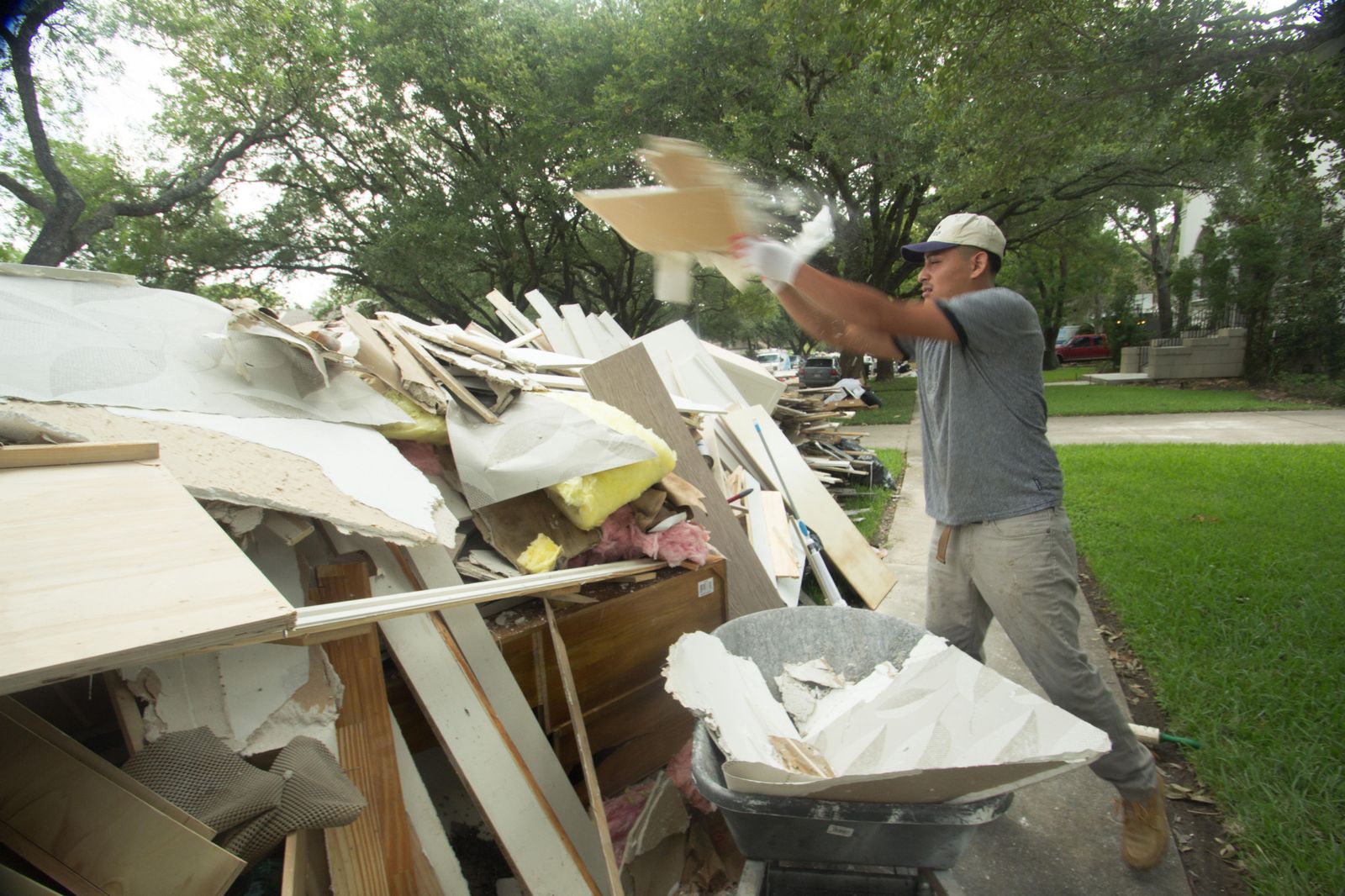 Los habitantes de Houston vuelven a casa tras 'Harvey'