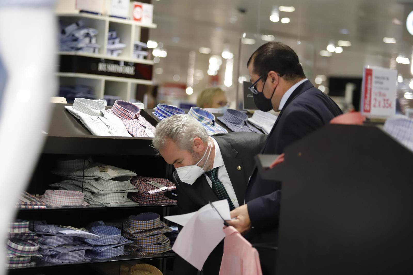 Imágenes de las Rebajas de verano en Huelva