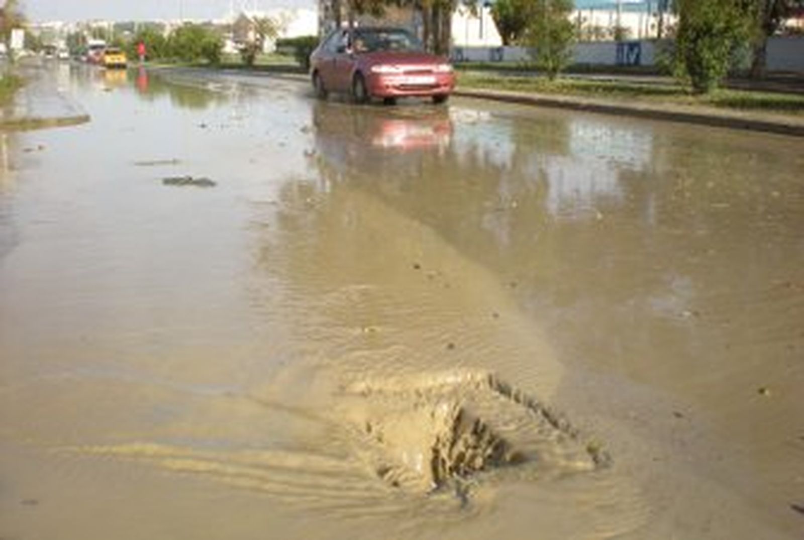 El temporal provoca inundaciones, cortes de luz y tráfico
