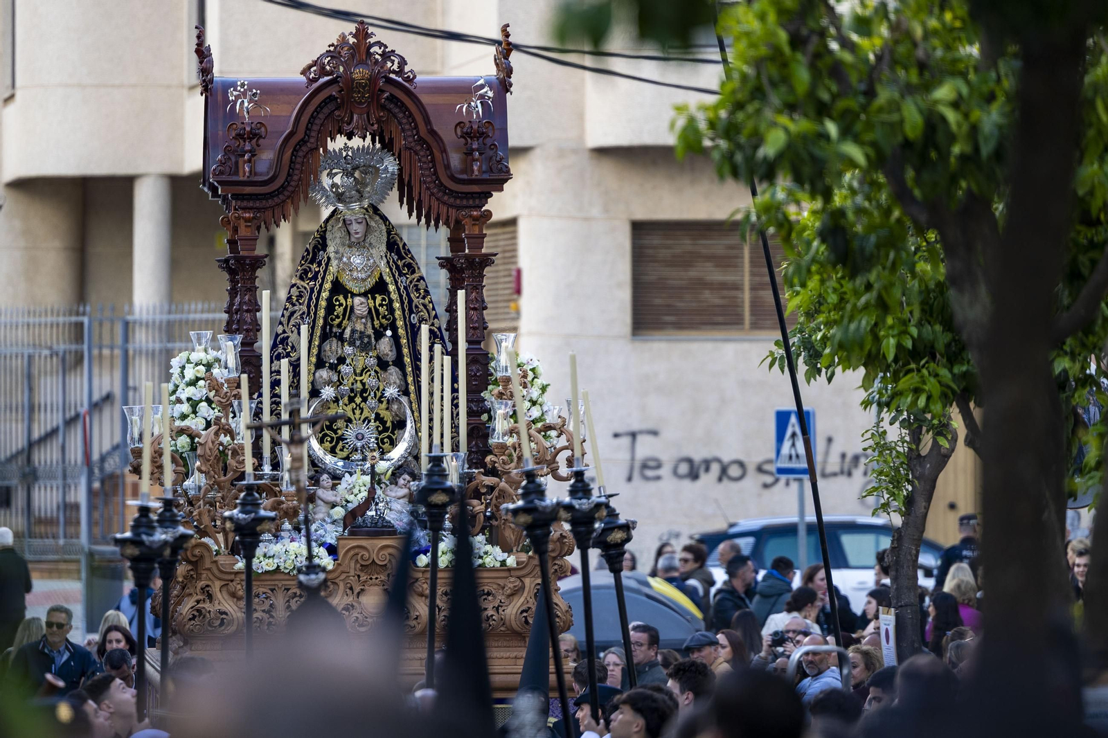 En imágenes, Servitas procesionó con normalidad tras adelantar su salida en el Miércoles Santo de la Semana Santa 2025 de San Fernando