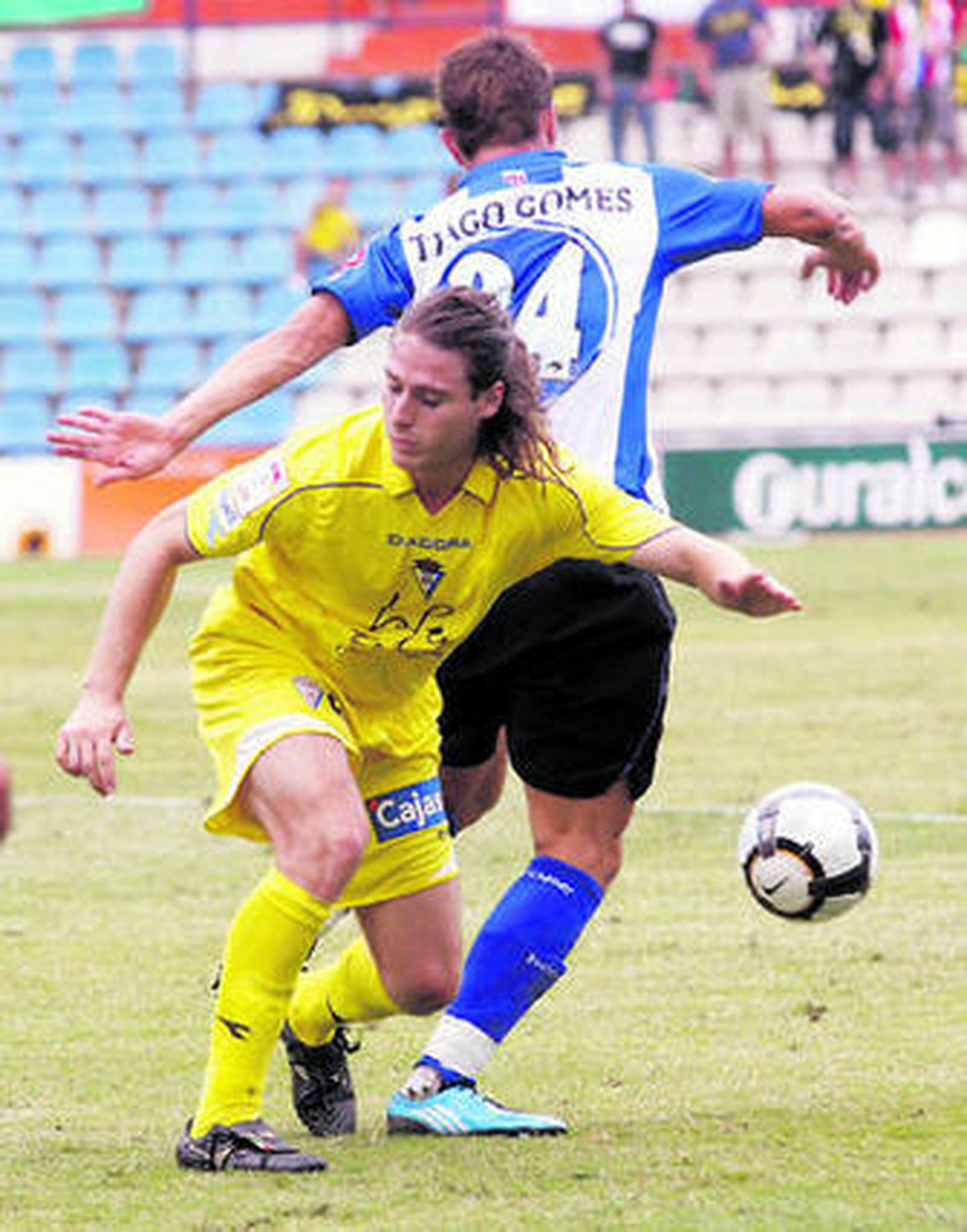 El Hércules venció ayer gracias al gol de penalti de Farinós.