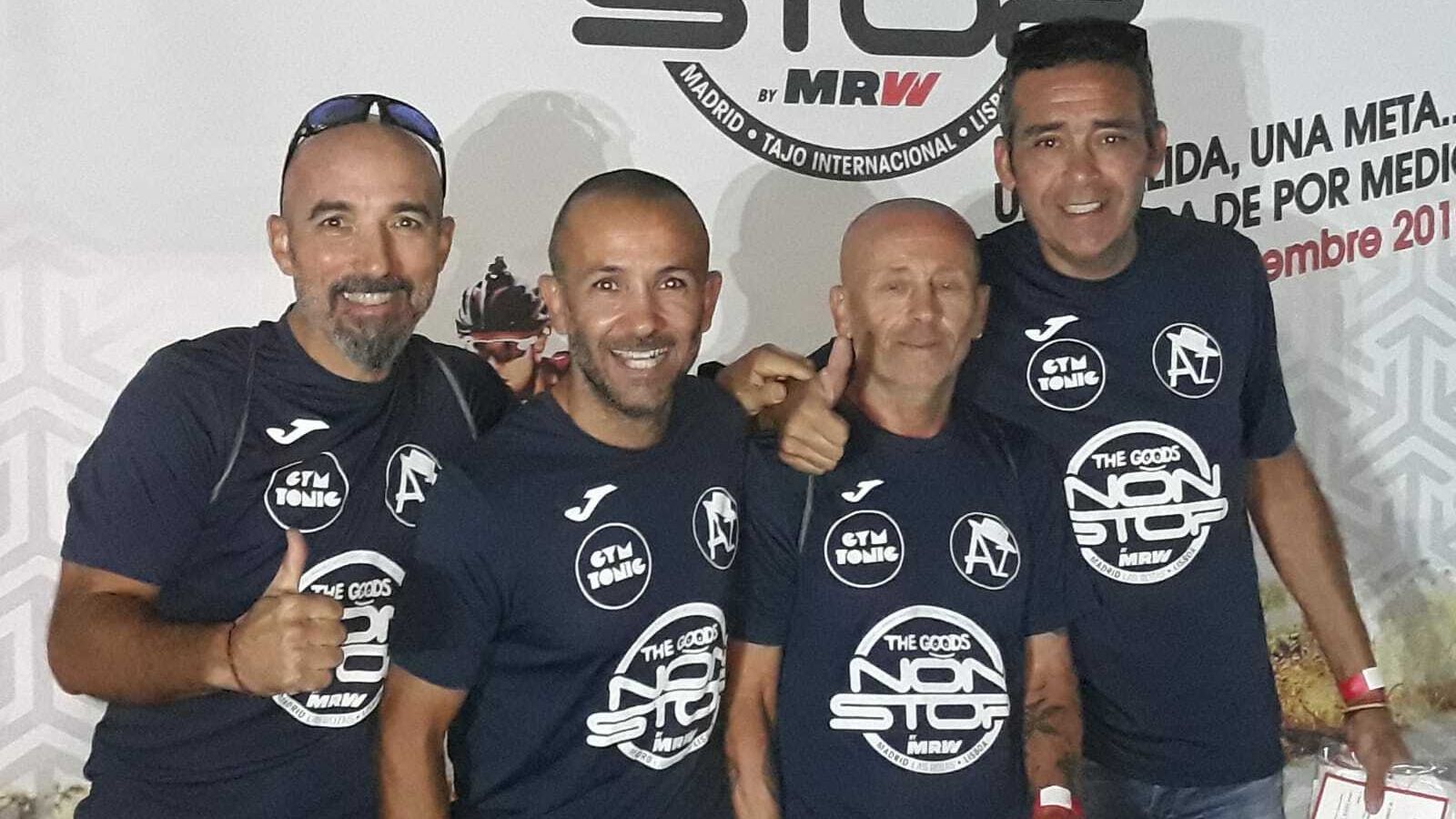 Los almerienses a su llegada a Las Rozas.