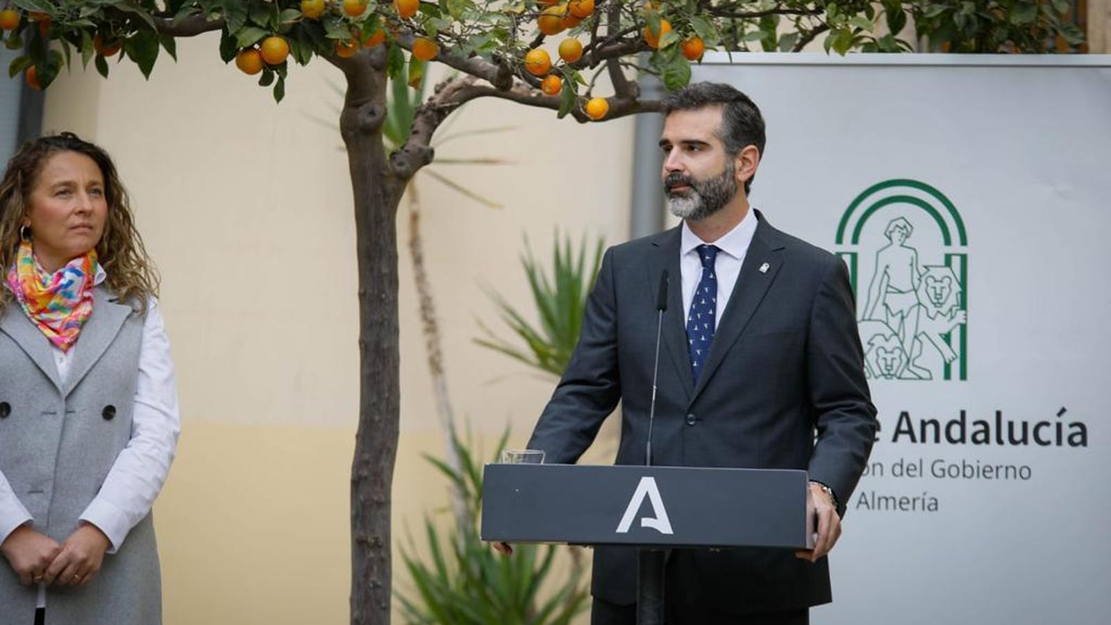 El consejero de Sostenibilidad, Medio Ambiente y Economía Azul, Ramón Fernández-Pacheco, durante su intervención en el acto del Día de la Bandera