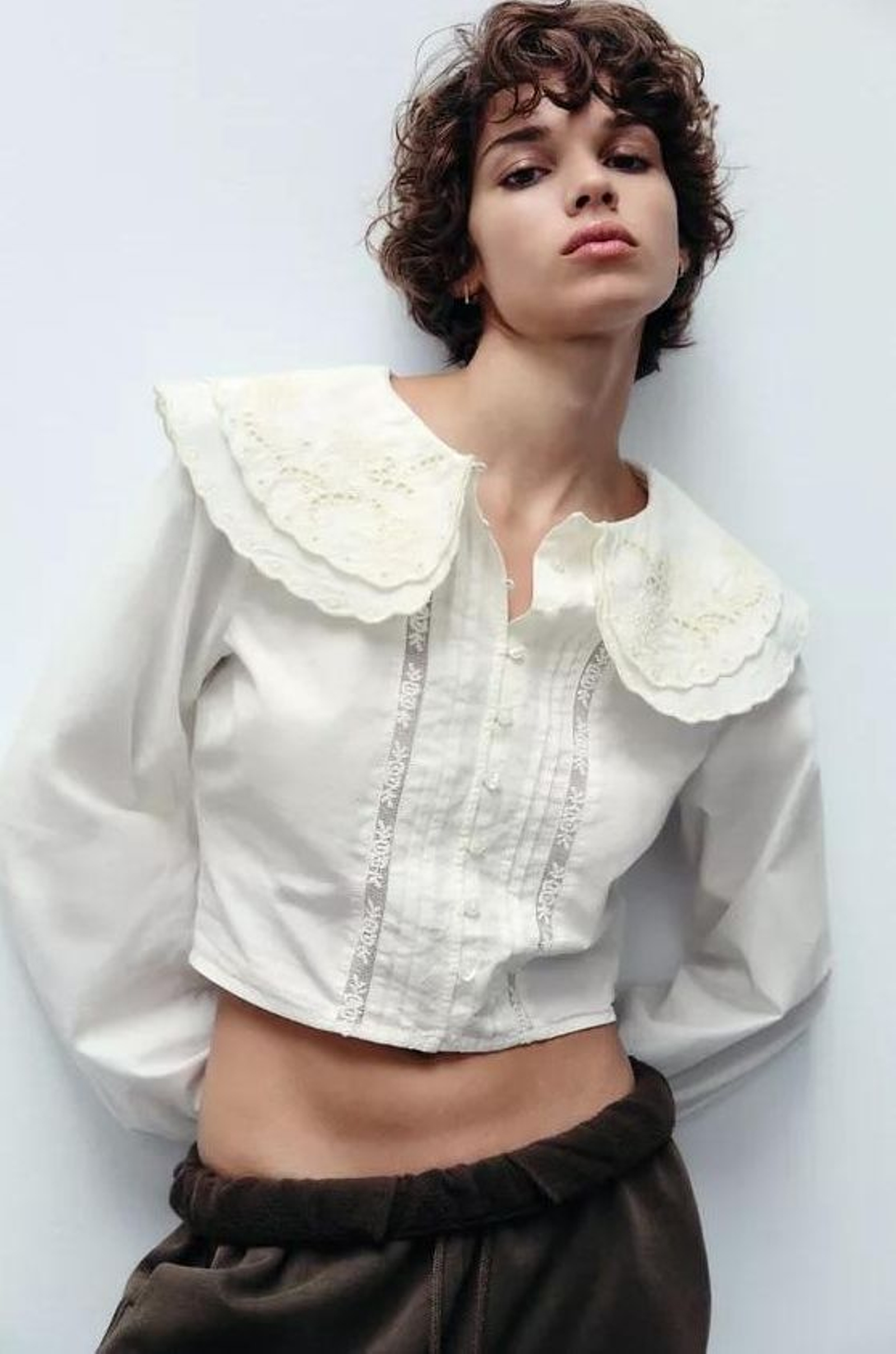 Blusa blanca de Zara.