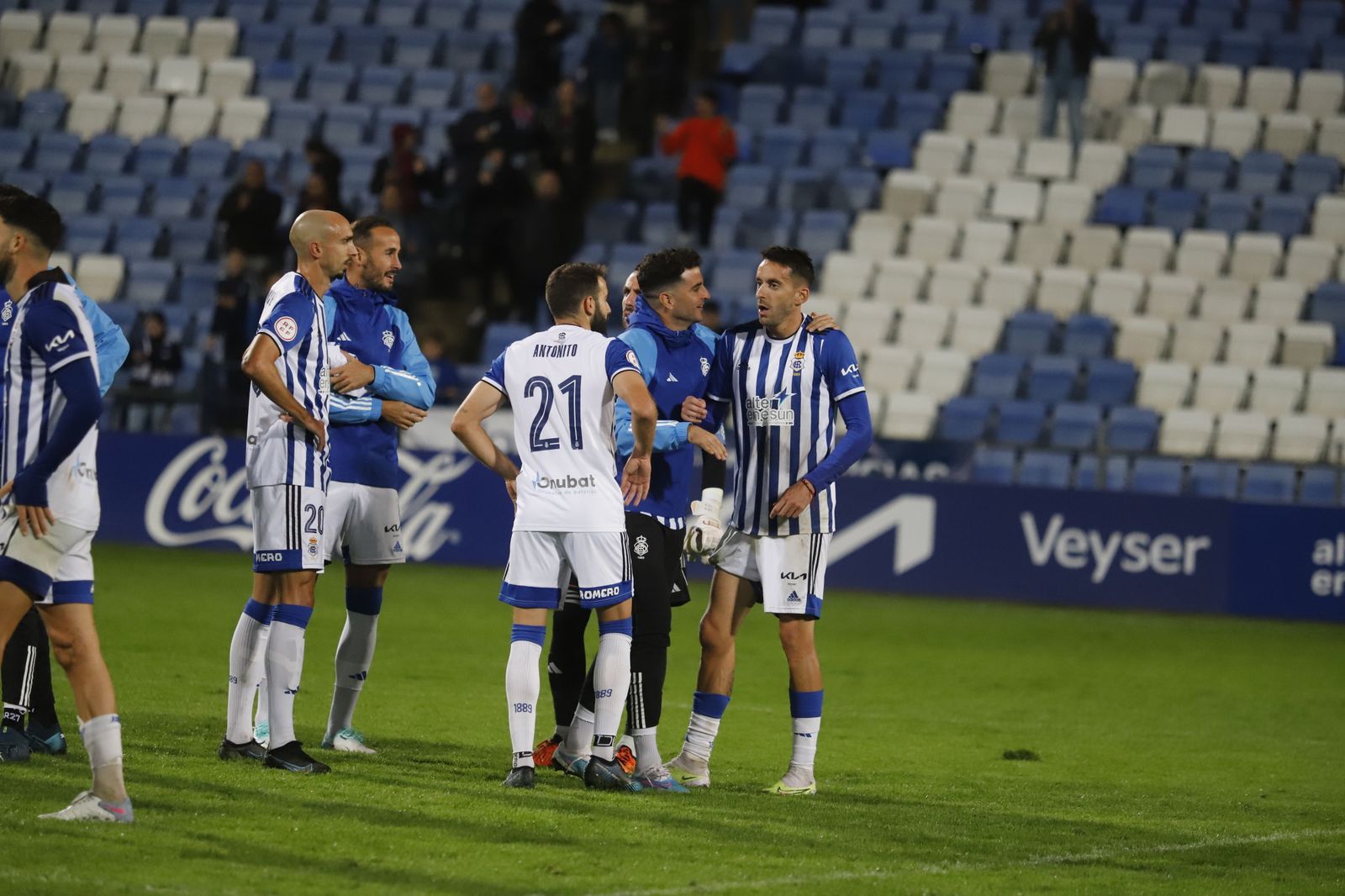 Imágenes del encuentro entre el Recreativo Huelva y el San Fernando
