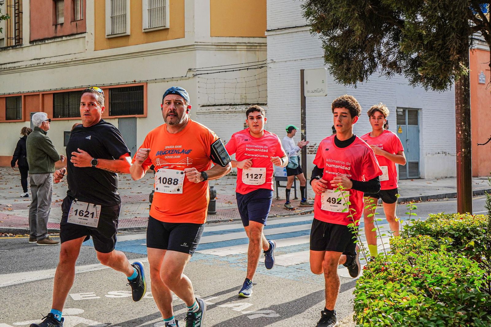 Las imágenes de la Carrera de la Cruz Roja en Granada