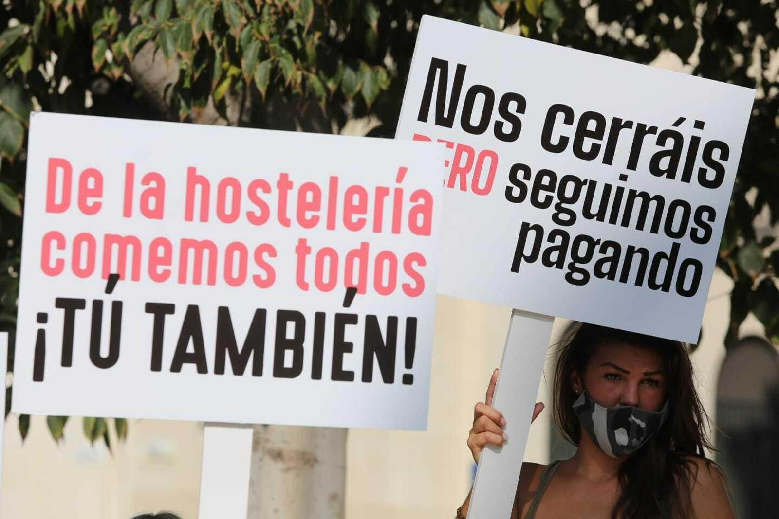 Fotos: Los hosteleros de Málaga alzan la voz para exigir un plan de rescate