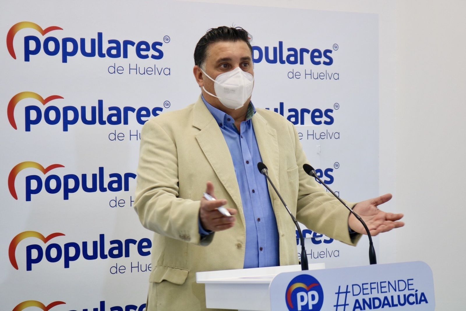 El portavoz del PP durante la rueda de prensa.