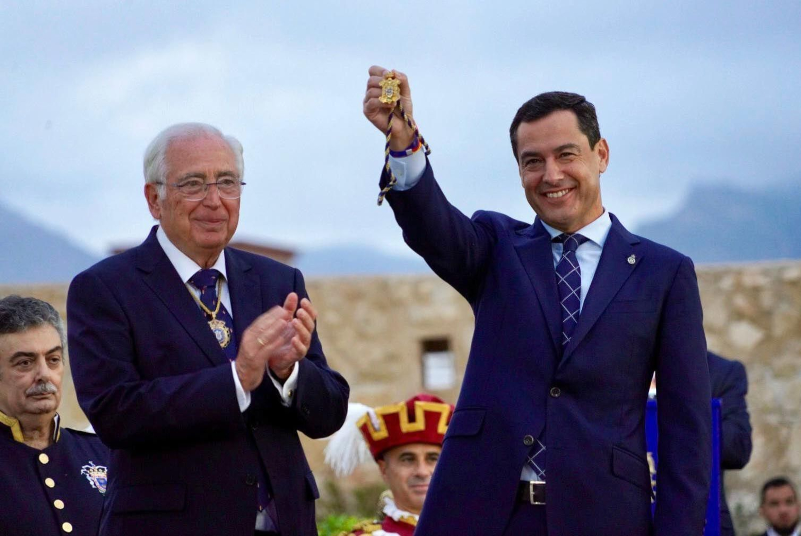 Juan José Imbroda y Juanma Moreno.