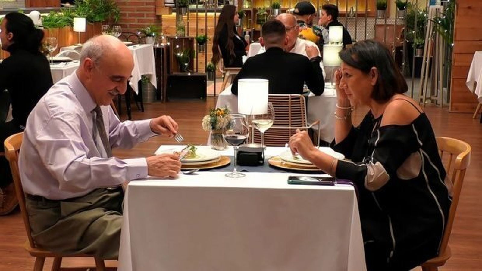 El jubilado Vicente, doble de Franco, en 'First Dates'