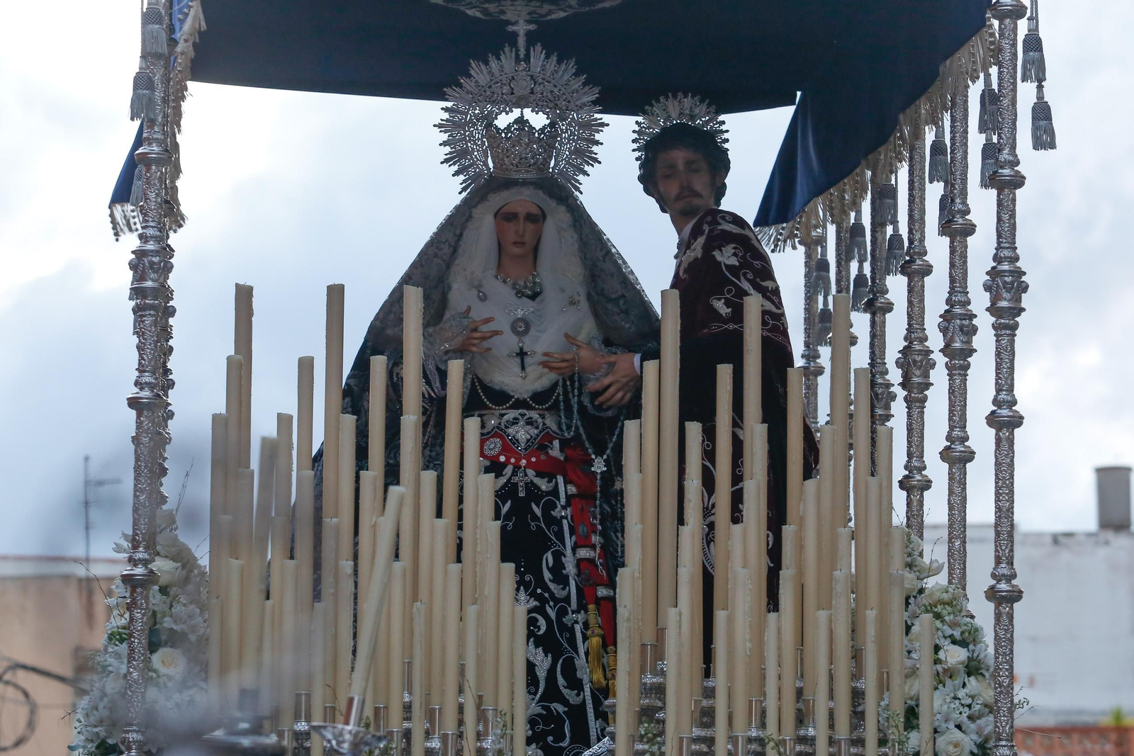 Fotos del Lunes Santo en La Línea: El Silencio