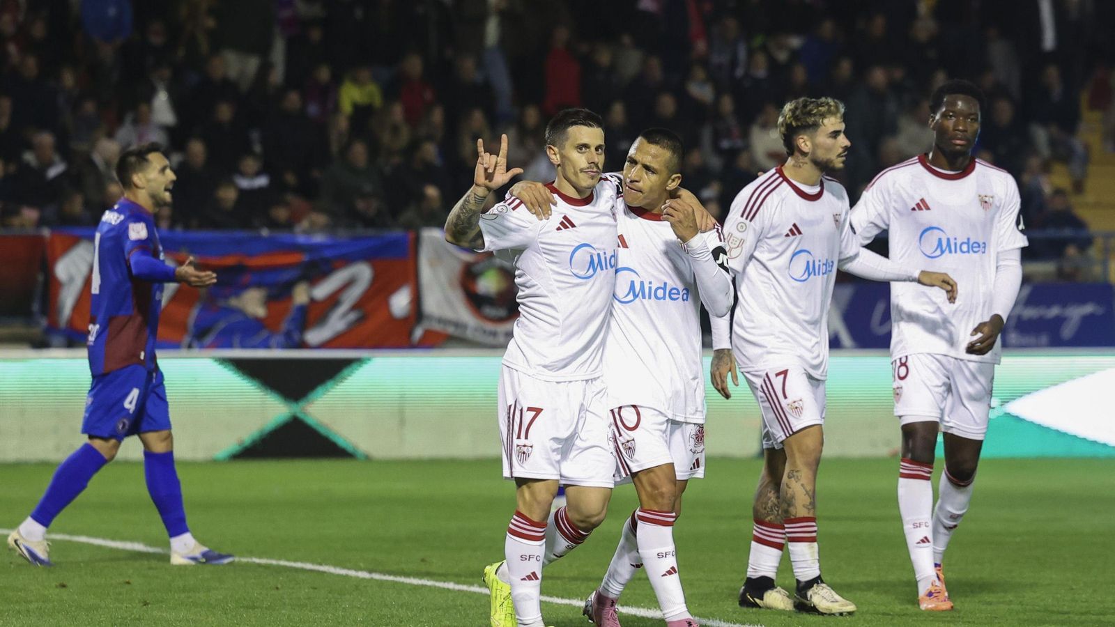 Alfon celebra el 0-1 en el Francisco de la Hera.