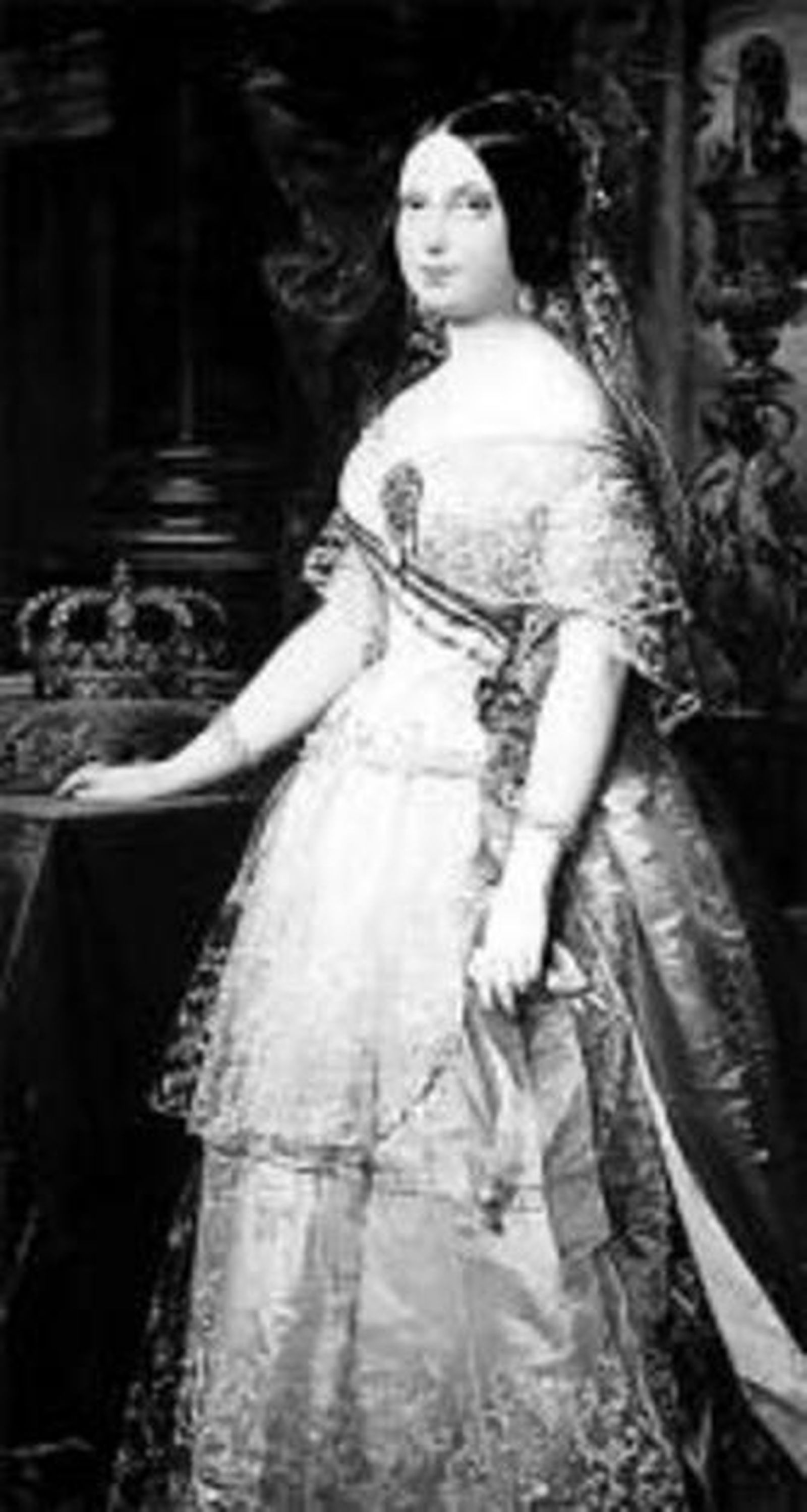 Isabel II, la primera impulsora del uso popular de la mantilla española.