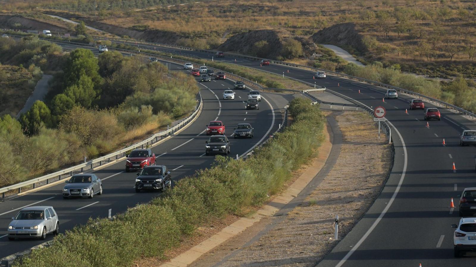 Los vehículos realizan su particular penitencia de regreso