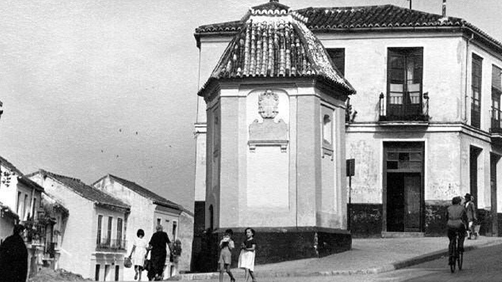 Alcubilla de calle Refino en los años cincuenta del siglo XX.