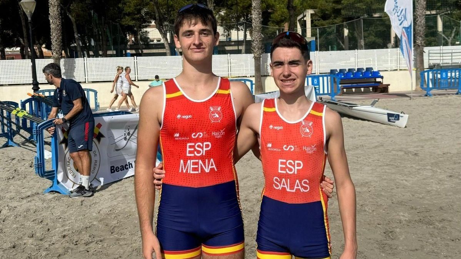 Los linenses Alfredo Mena y Abel Salas, con la indumentaria de la selección española