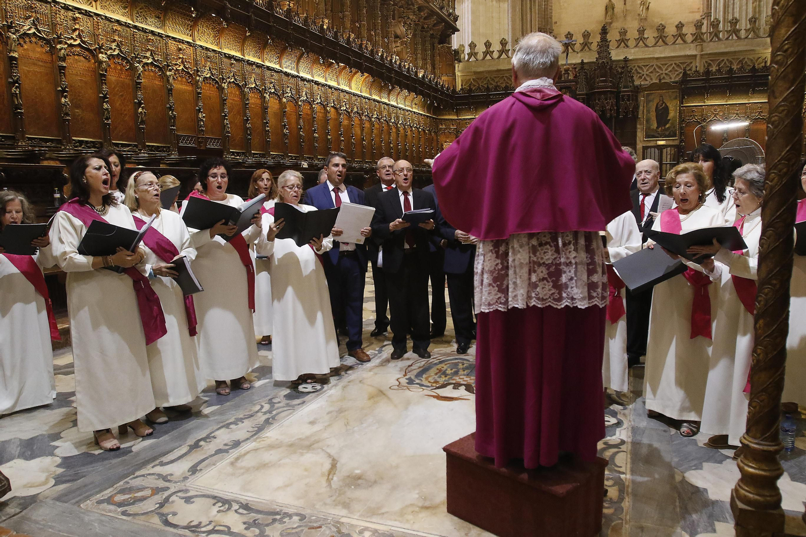 La coronación y el regreso de la Virgen de la Salud, en imágenes