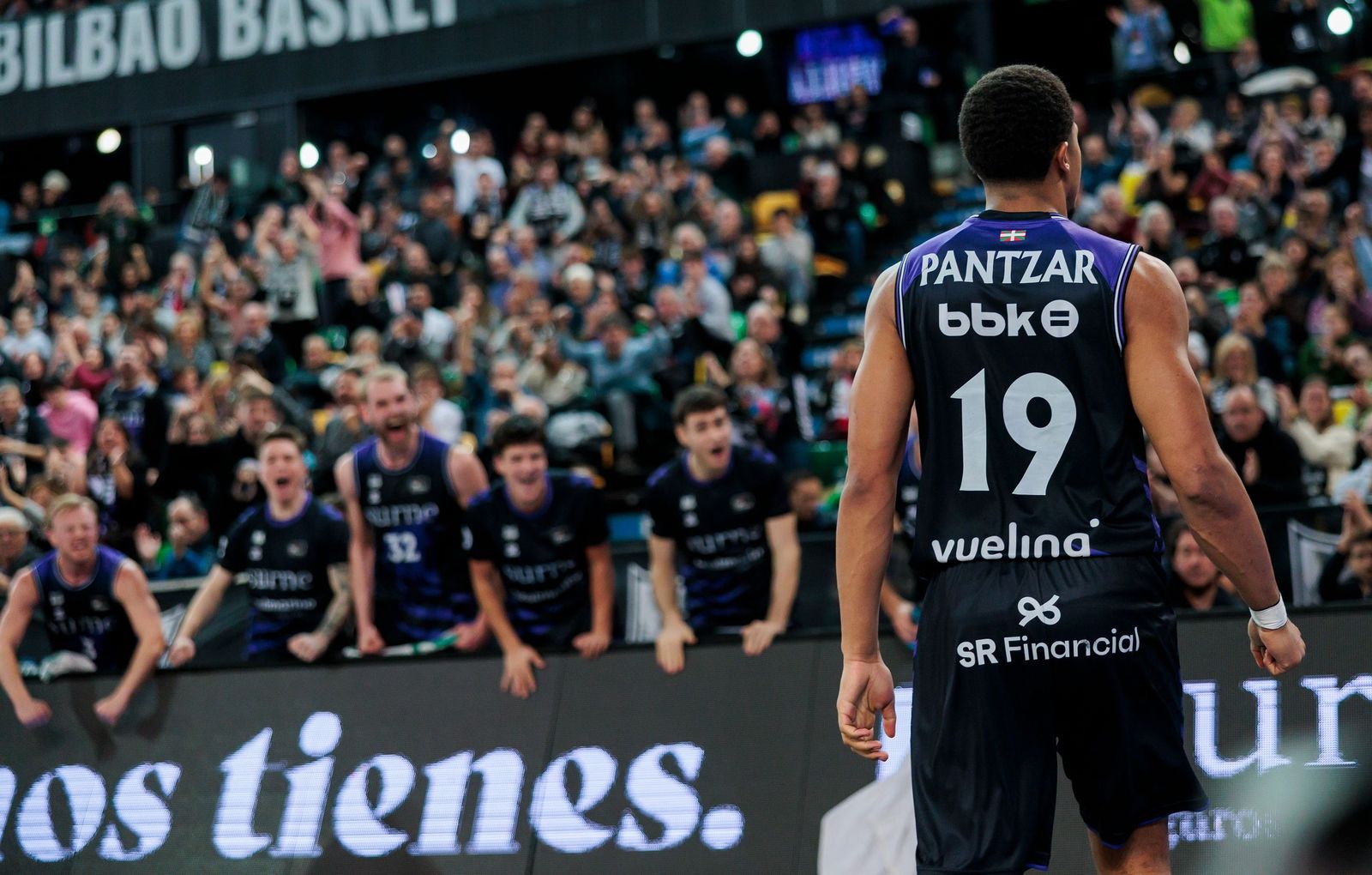 El Surne Bilbao celebra con Pantzar.