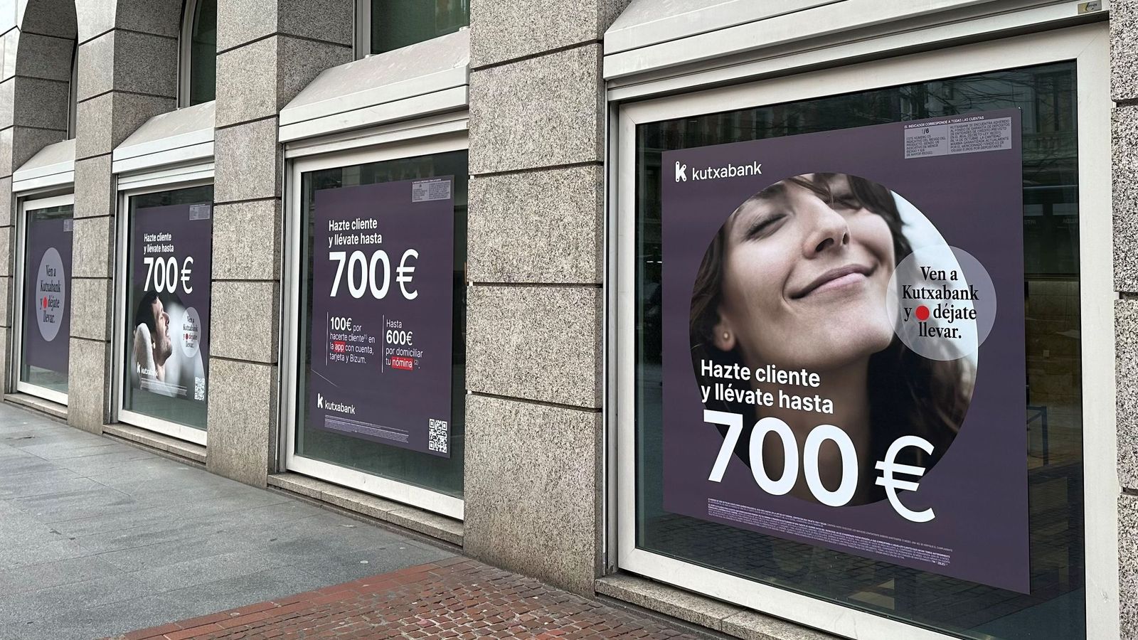 Anuncios con la nueva campaña de captación de clientes de Kutxabank.