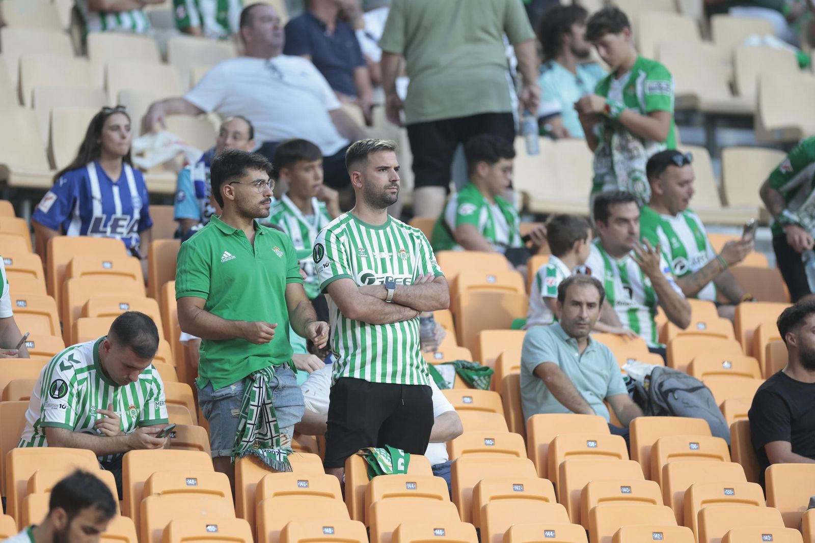 Búscate en las fotos del Betis - Alavés