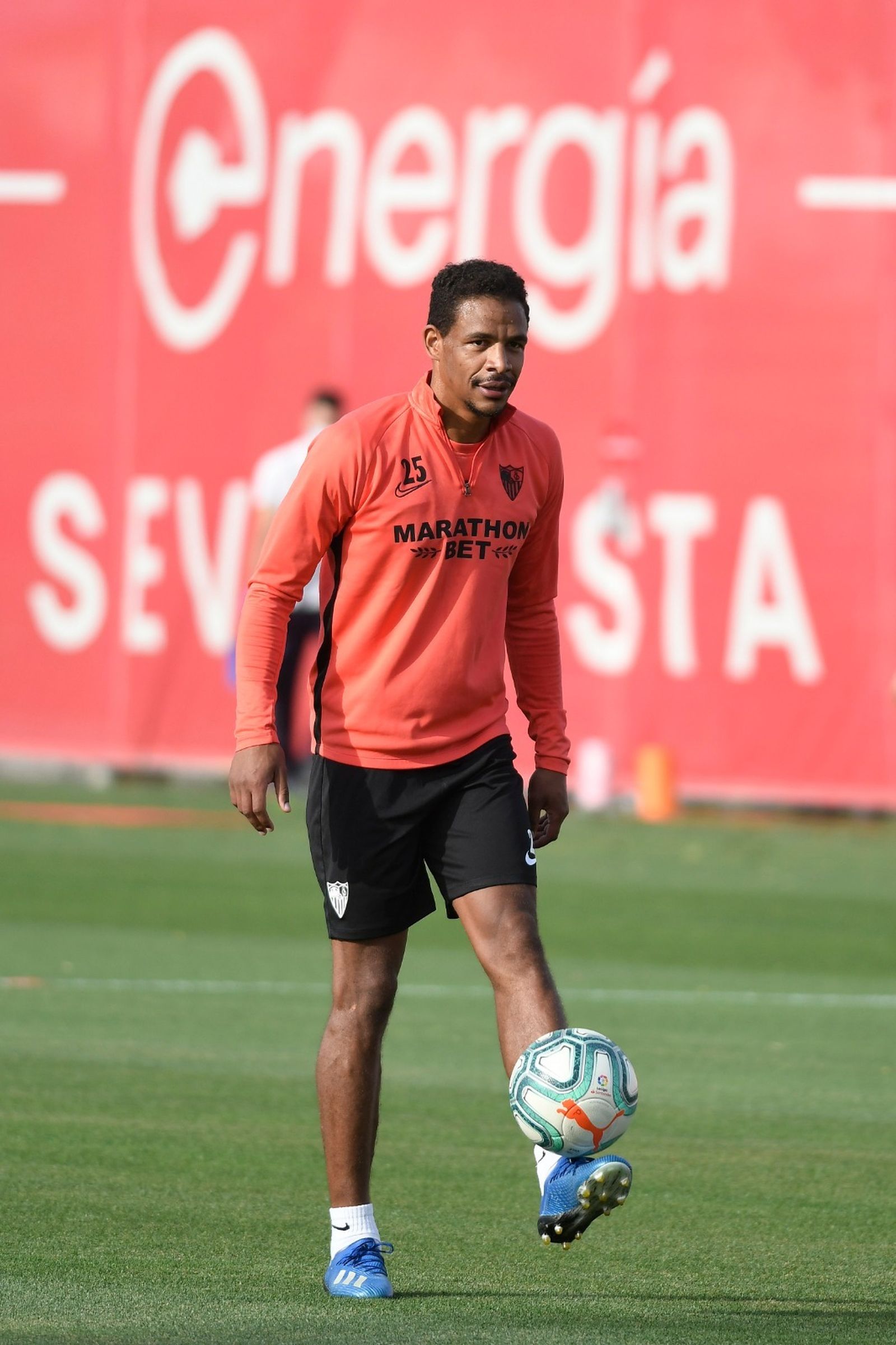 Fernando, sonriente, en la segunda sesión de entrenamientos de la fase 2.