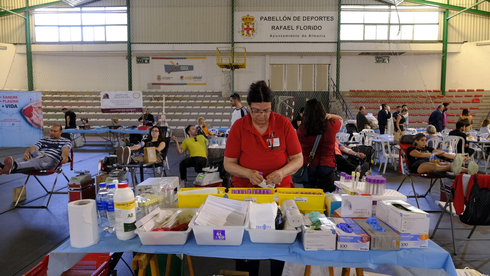 Imágenes de la donación colectiva de sangre y plasma en el Pabellón Rafael Florido