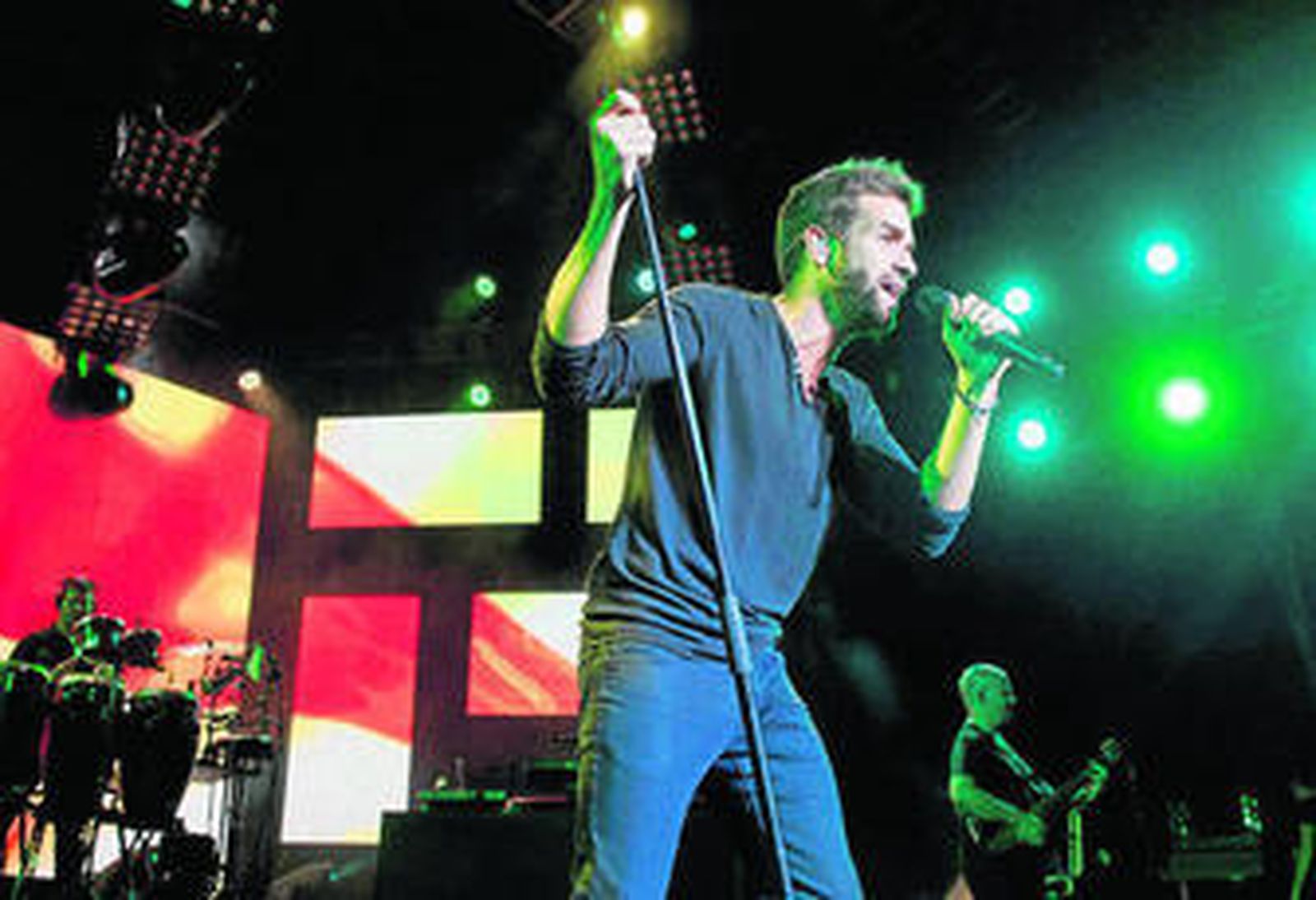 Pablo Alborán durante uno de sus conciertos de la gira 'Tour Terral 2015'.