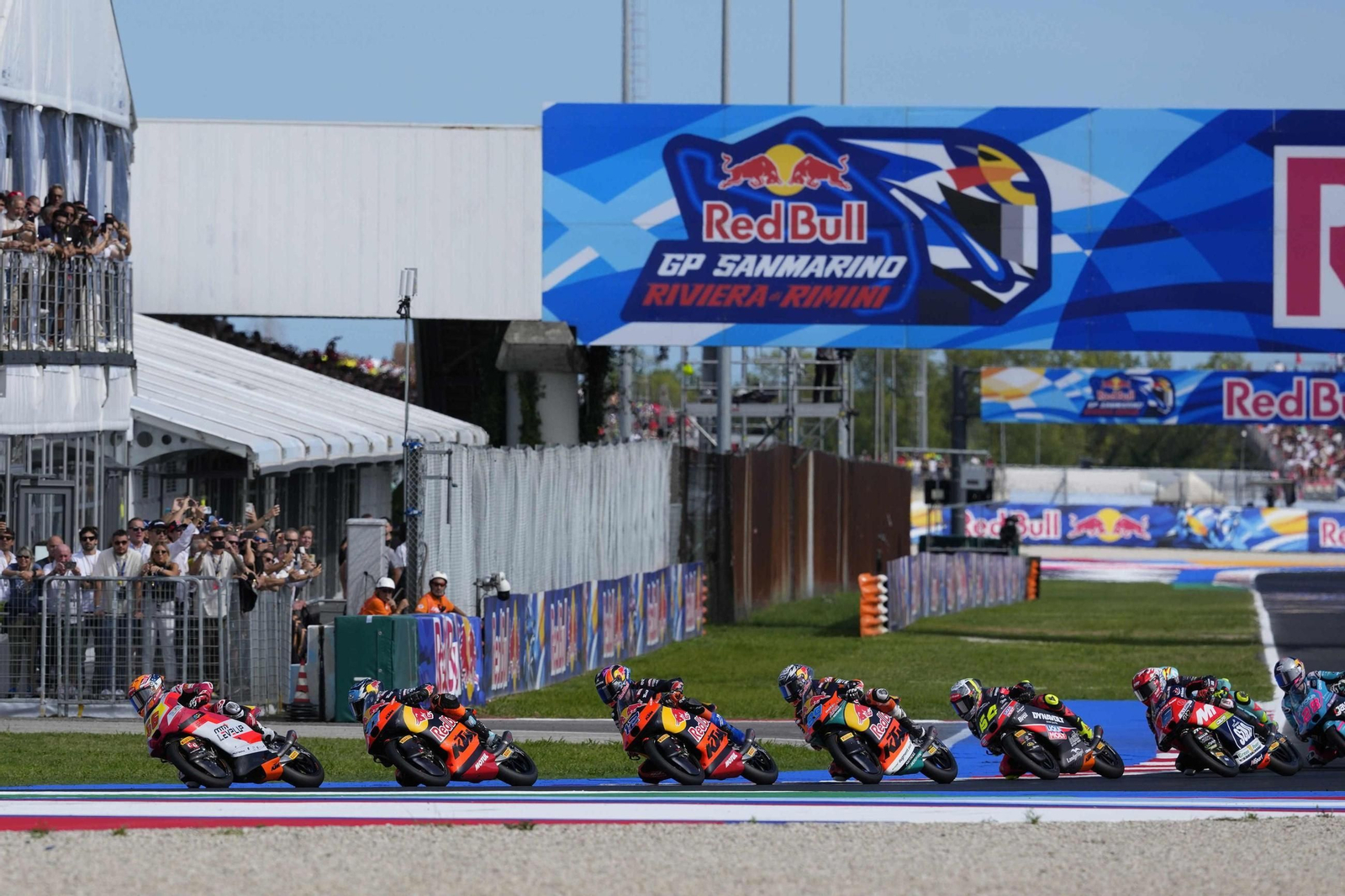 Las fotos del triunfo del palaciego Rueda y del resto del Gran Premio de San Marino