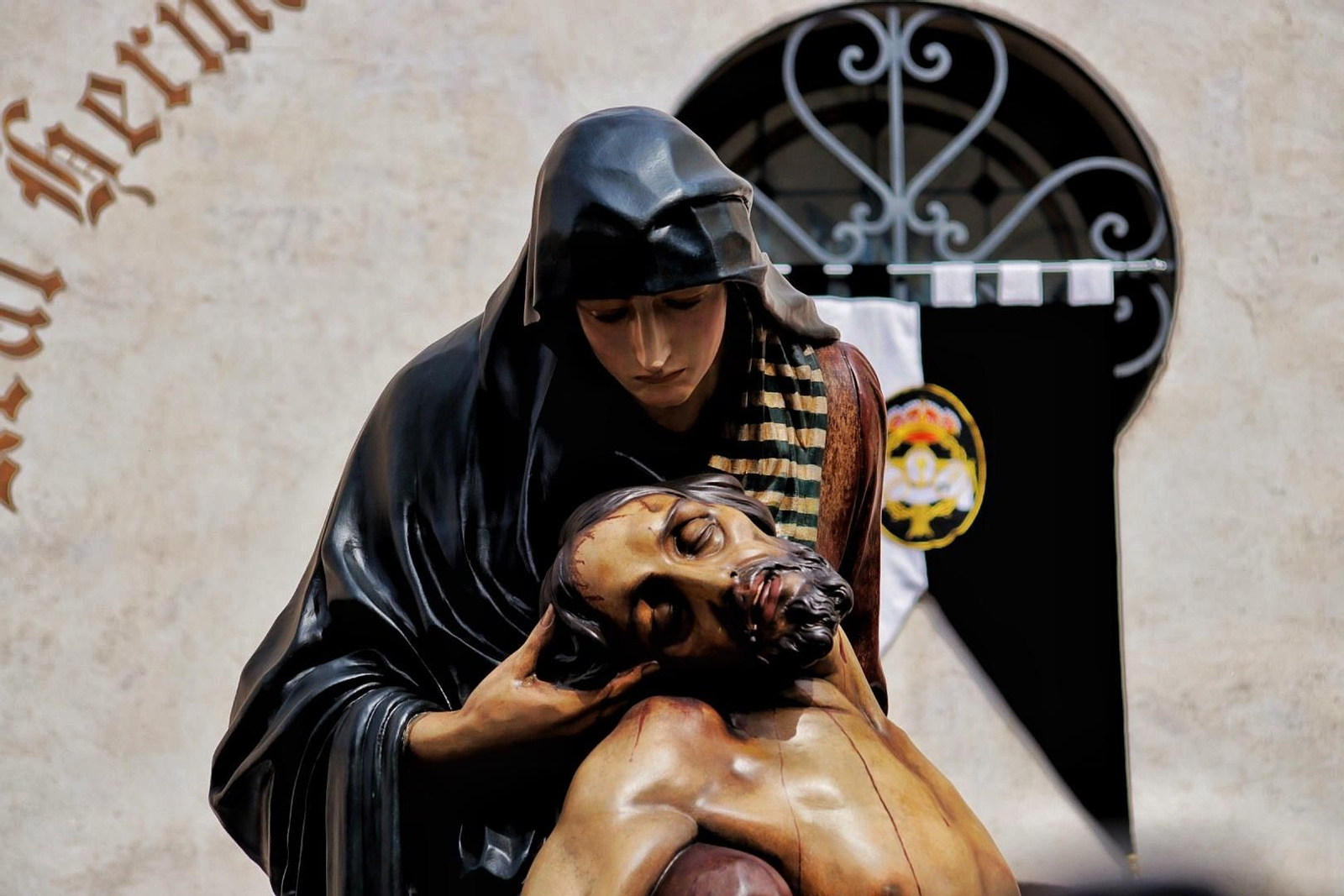 Los traslados de la Sangre y la Piedad de la Semana Santa de Málaga 2025, en imágenes