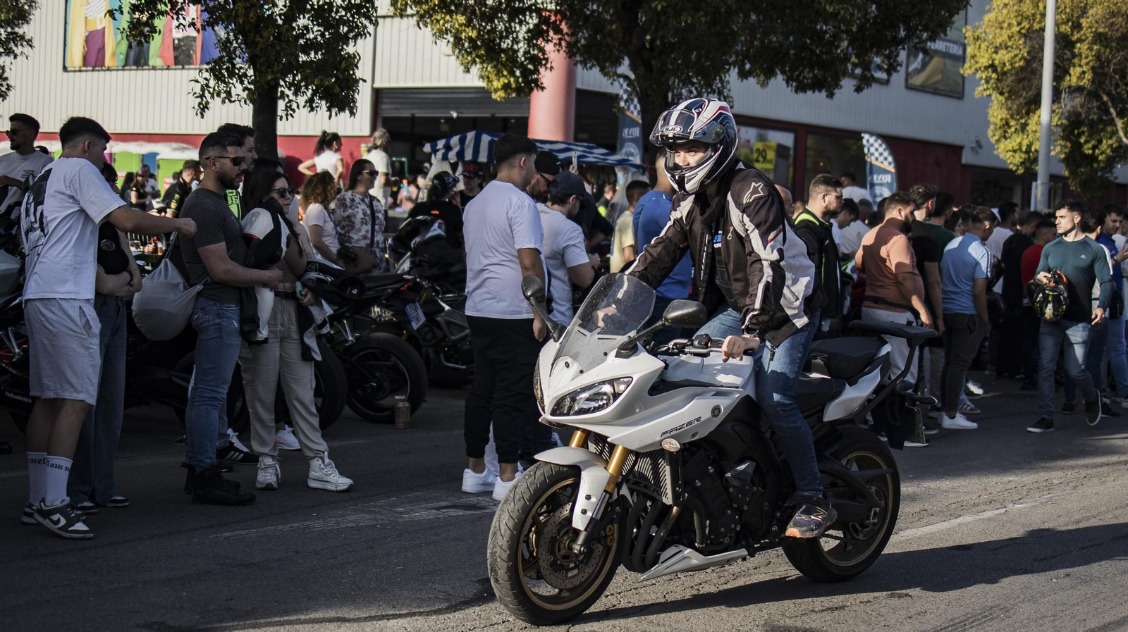 Búscate en el ambiente motero del viernes del Gran Premio de Jerez 2025