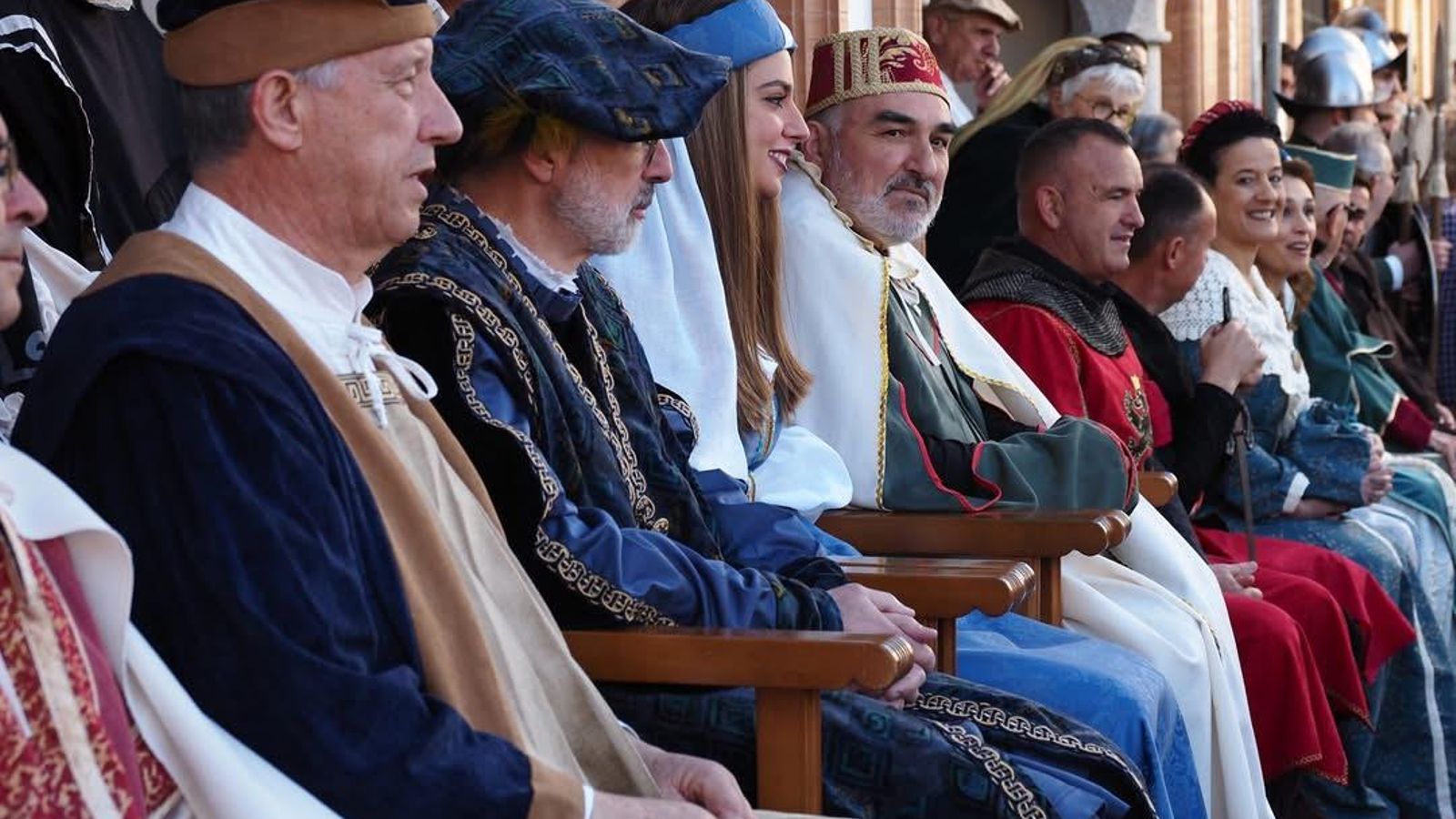 Representantes municipales del Ayuntamiento, entre ellos Carmelo y Milargos Romero.