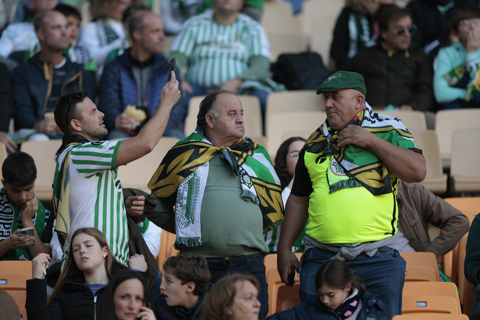 Búscate en las fotos del Betis - Girona