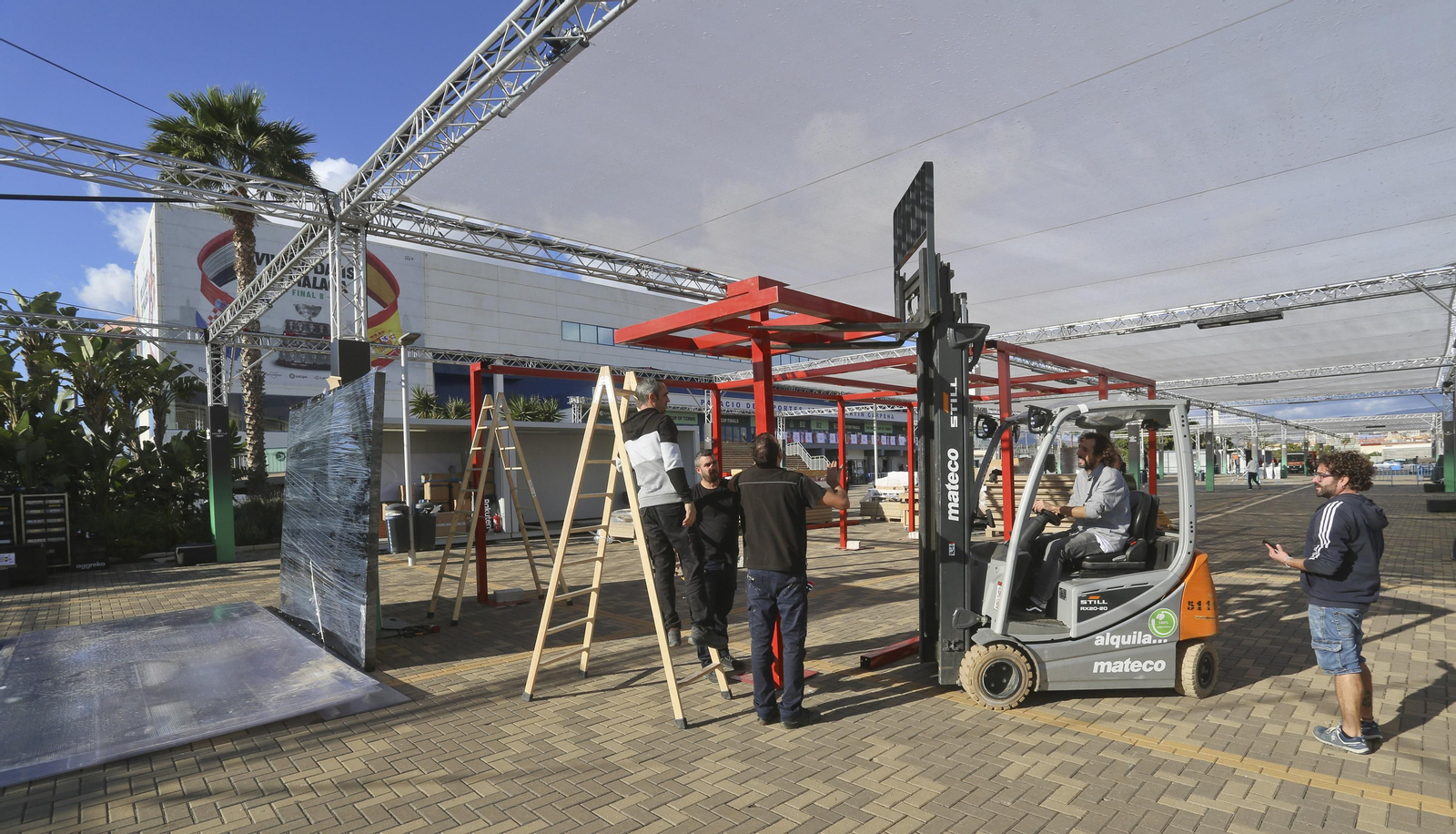La metamorfosis del Carpena para la Copa Davis, con los jugadores sobre la pista ya