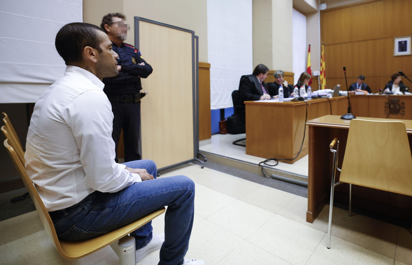 Las fotos de Dani Alves en el juicio por presunta violación