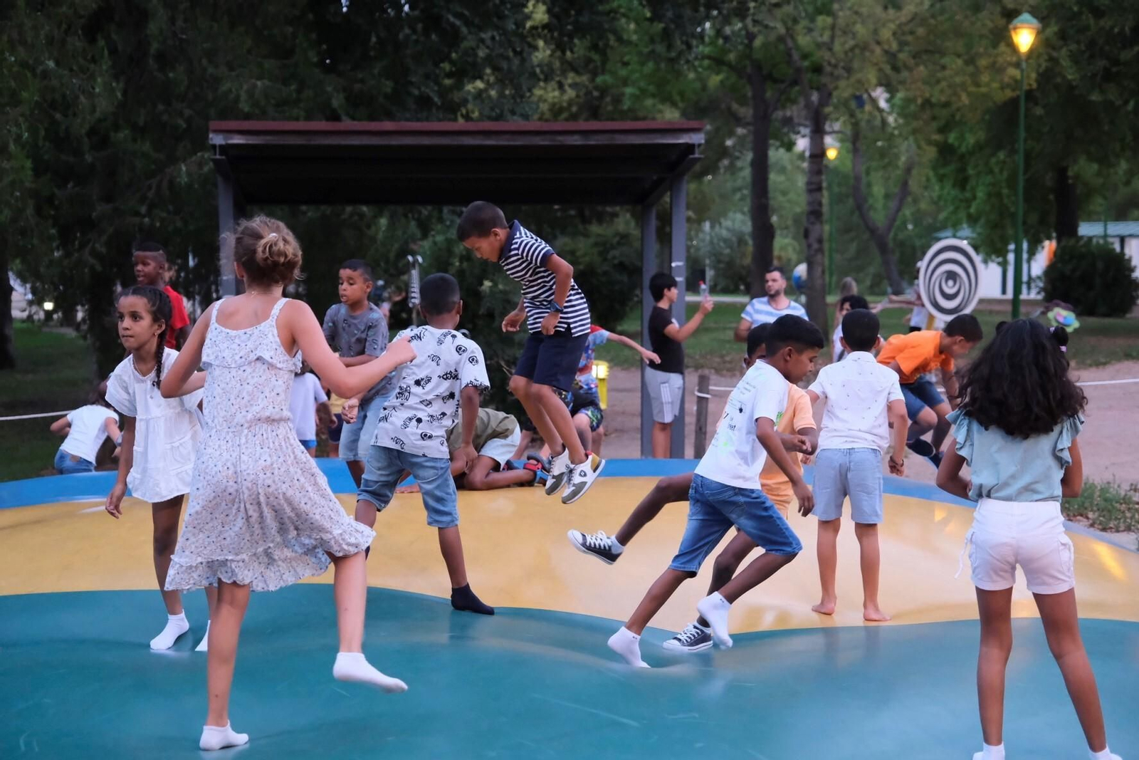 Las fotos de la recepción a los niños saharauis que llegan a Córdoba este verano Las fotos de la recepción a los niños saharauis que llegan a Córdoba este verano