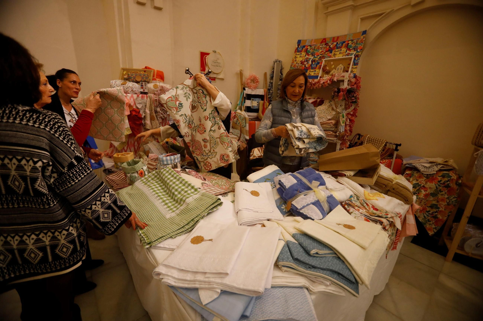 El Baratillo de Primavera de Adevida abre sus puertas, en imágenes