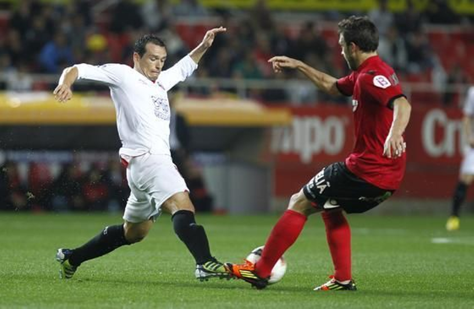 El Sevilla acumula tres victorias consecutivas tras vencer al Mallorca en casa (3-1). / Antonio Pizarro