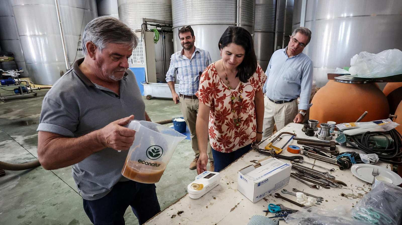 La Guardia civil y el Consejo Regulador realizan controles de la vendimia en el marco de Jerez