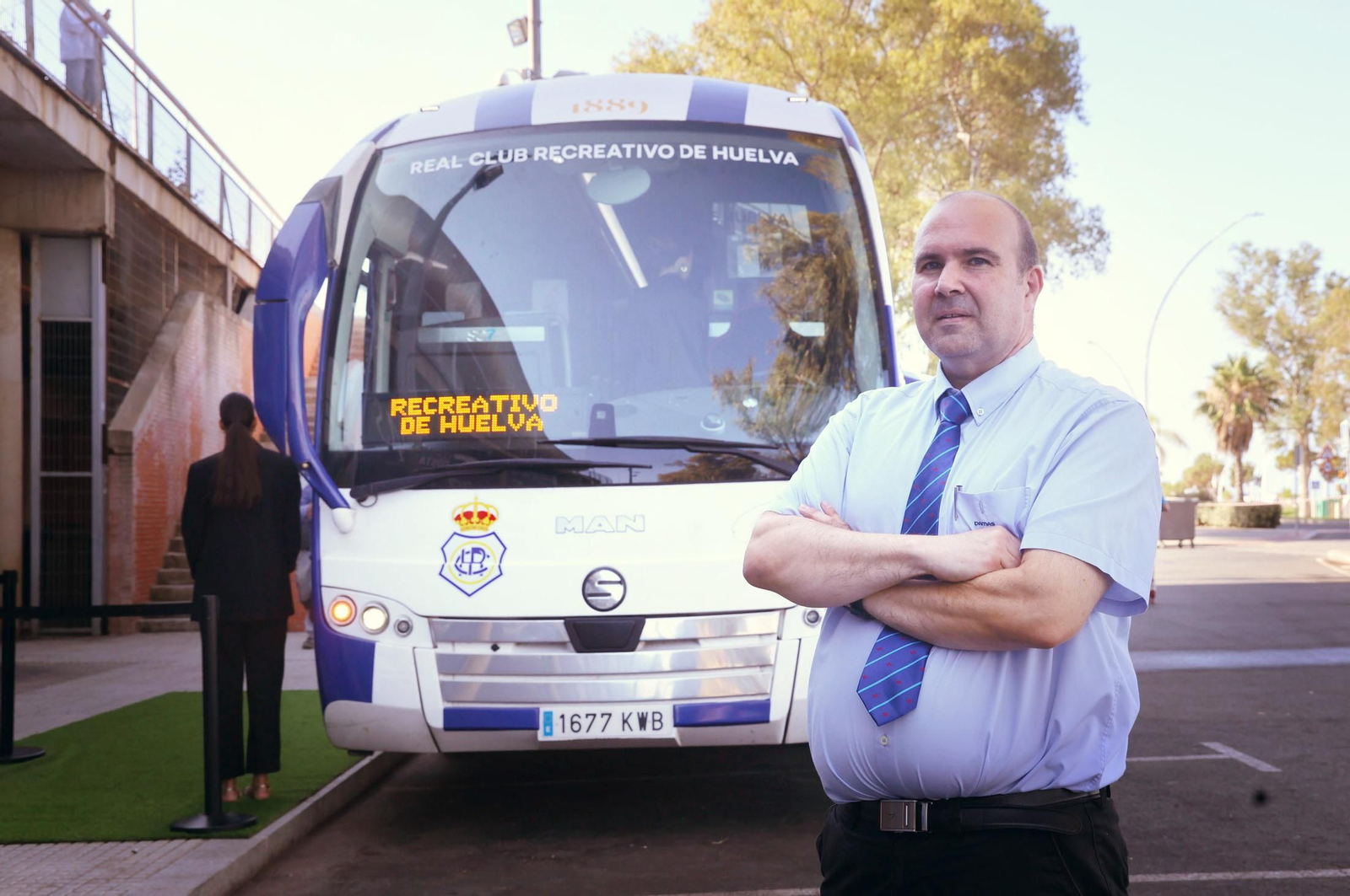 Imágenes del nuevo autobús oficial del Recreativo de Huelva